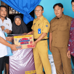 Dinas Sosial Kabupaten Brebes Salurkan Bantuan Logistik kepada Lansia di Desa Ketanggungan